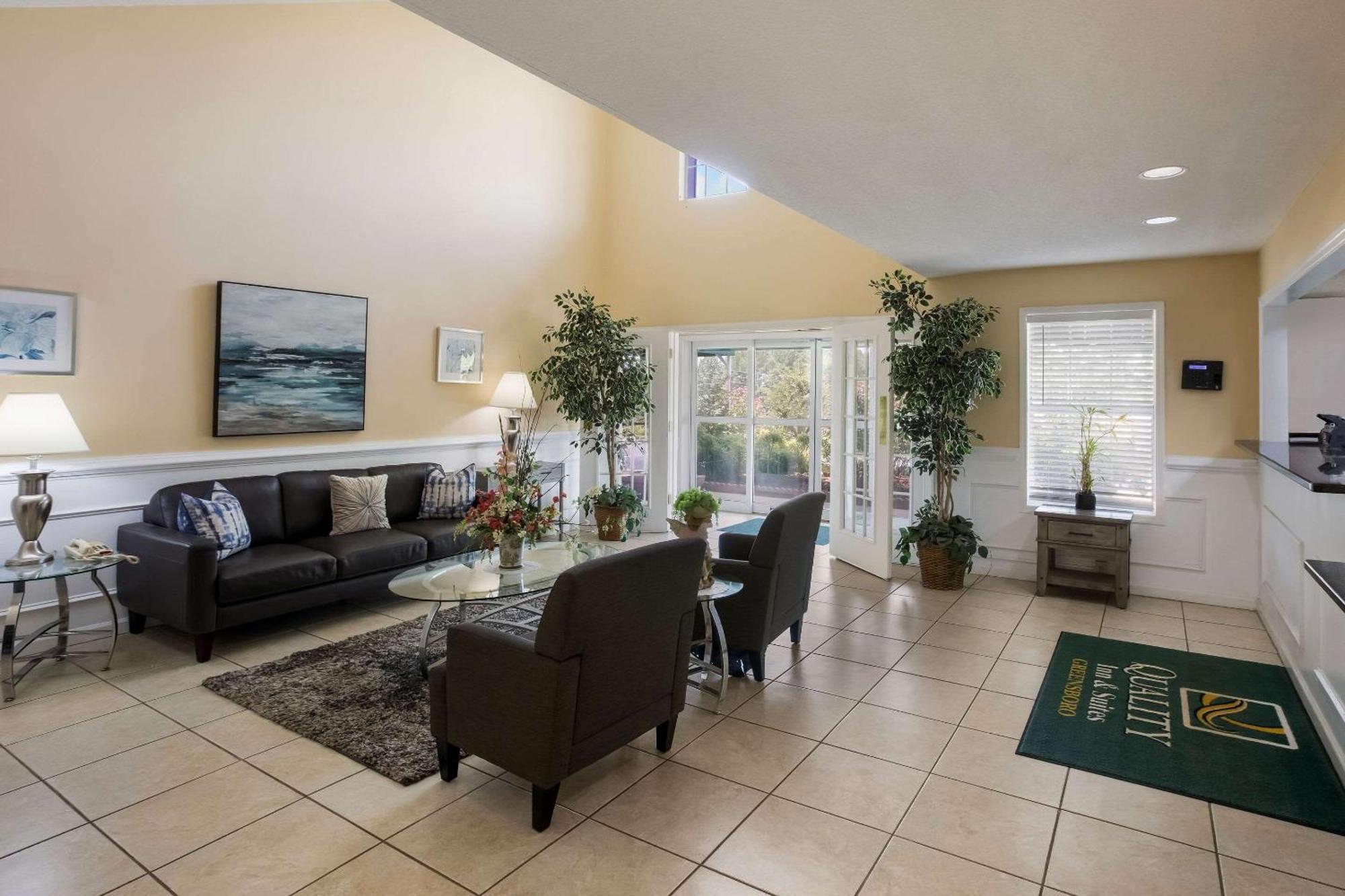 Hotel Quality & Near Oconee 3*