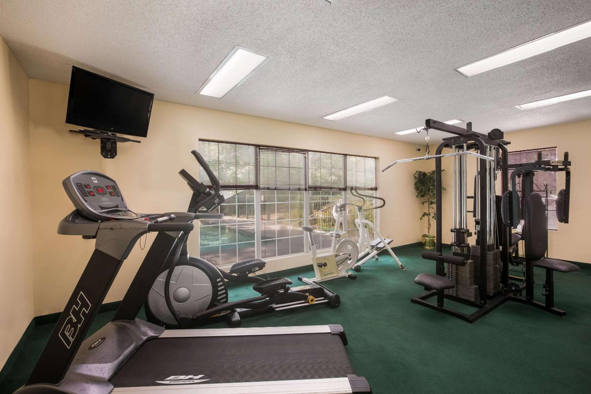Quality & Near Oconee Hotel 3*