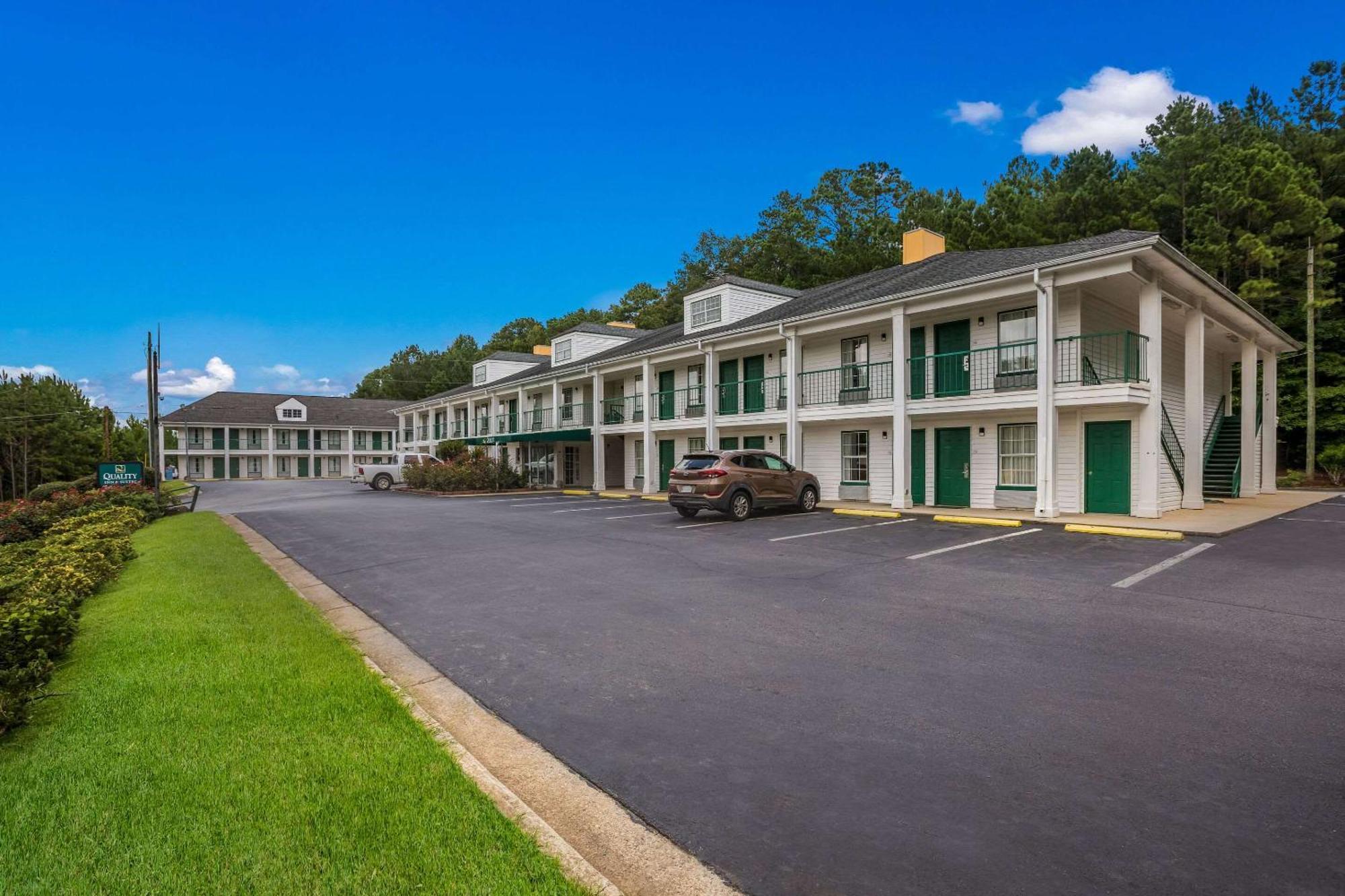 Hotel Quality & Near Oconee Turnwold