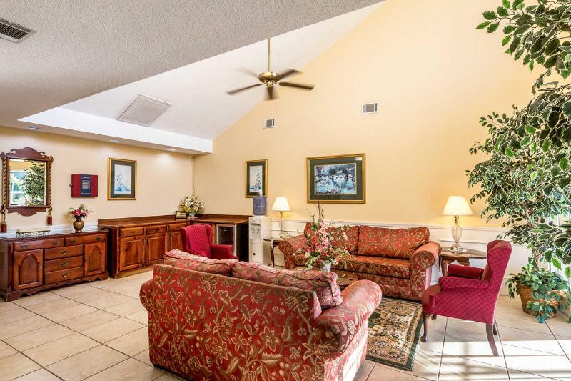 Quality & Near Oconee Hotel 3*