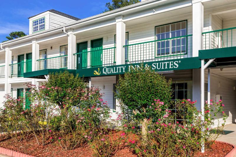 Quality & Near Oconee Hotel 3*